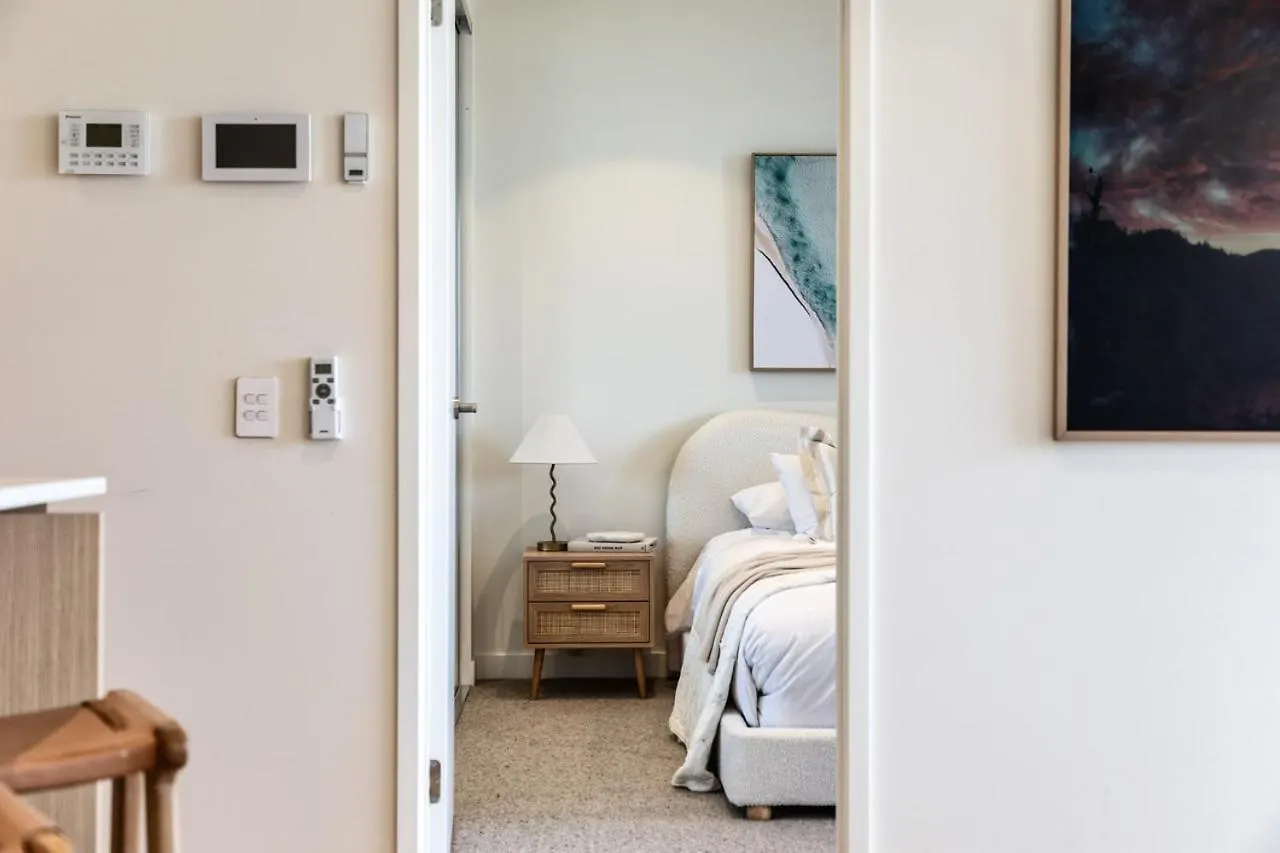 Apartment Coastal Modern Paradise Gold Coast