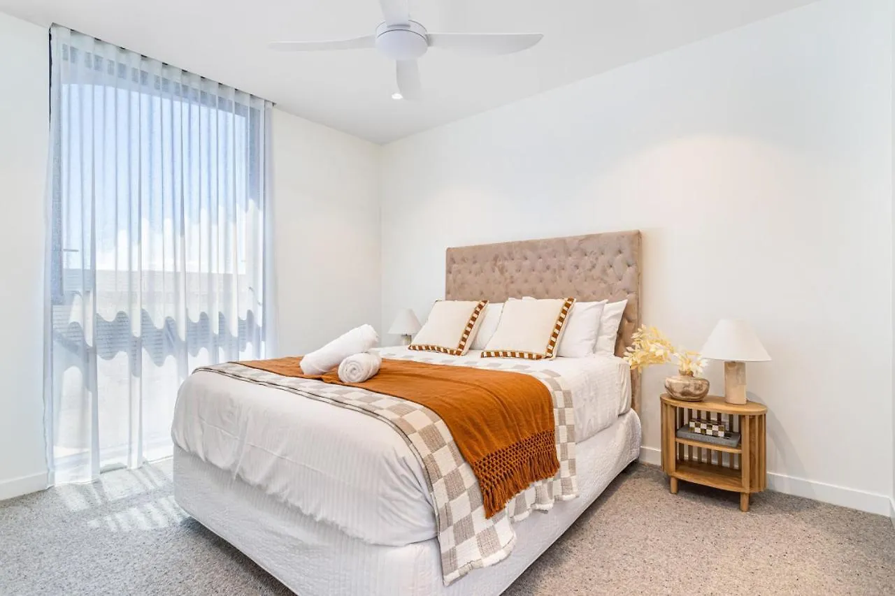 Apartment Coastal Modern Paradise Gold Coast